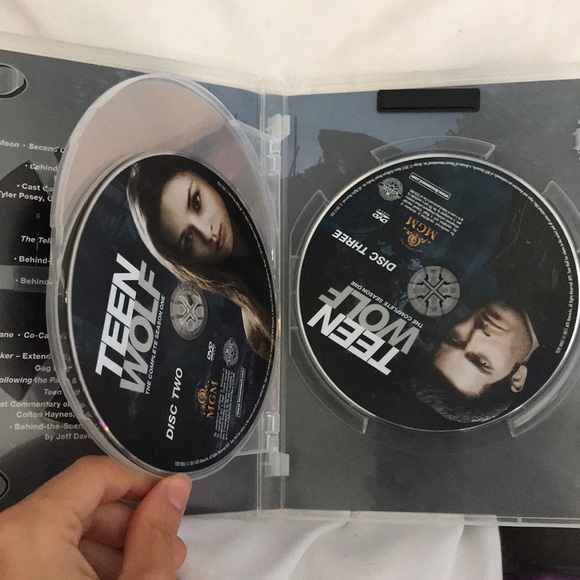 Teen Wolf Complete seasons 1 and 2 - Picture 2 of 5